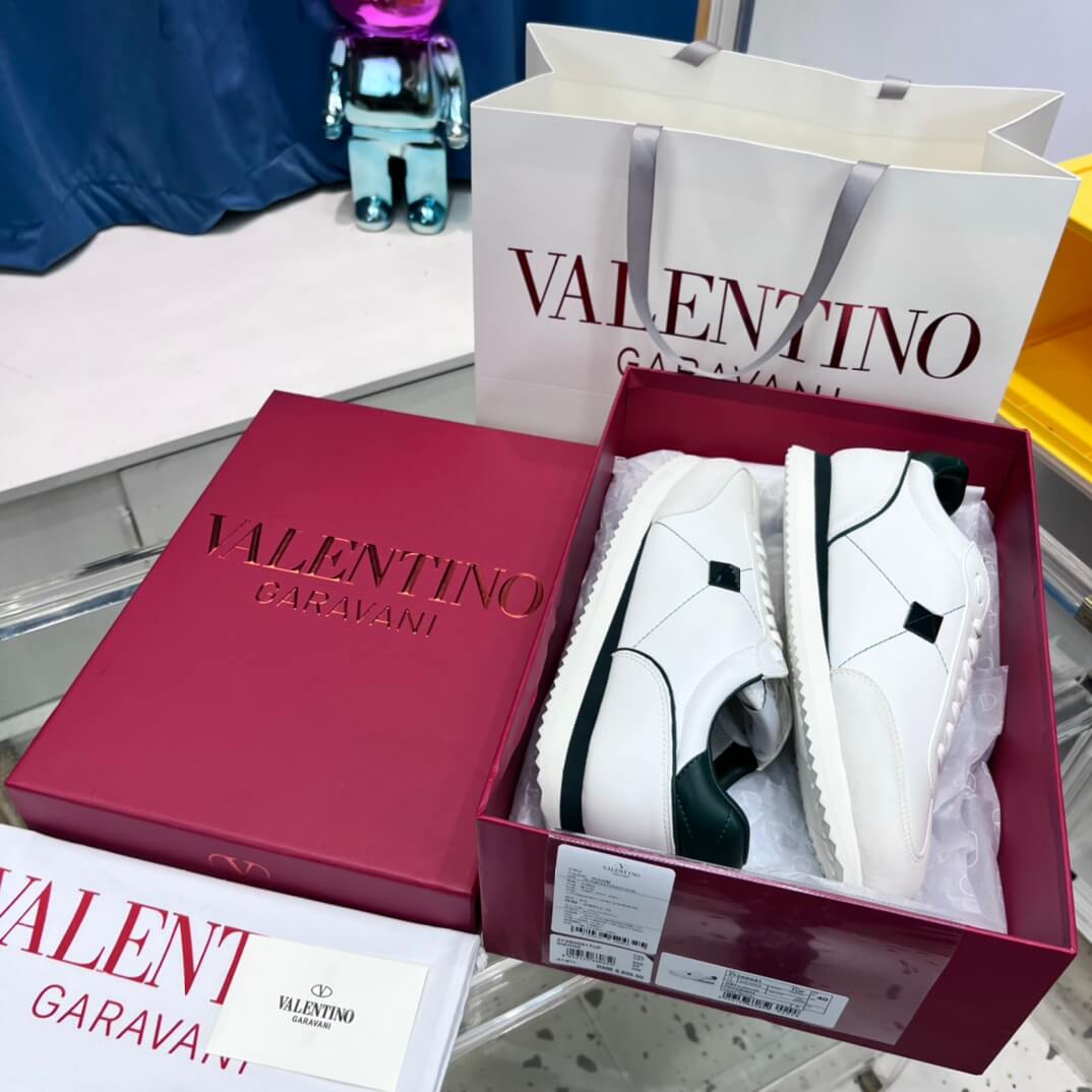 valentino garavani stud around size 35 46 white black