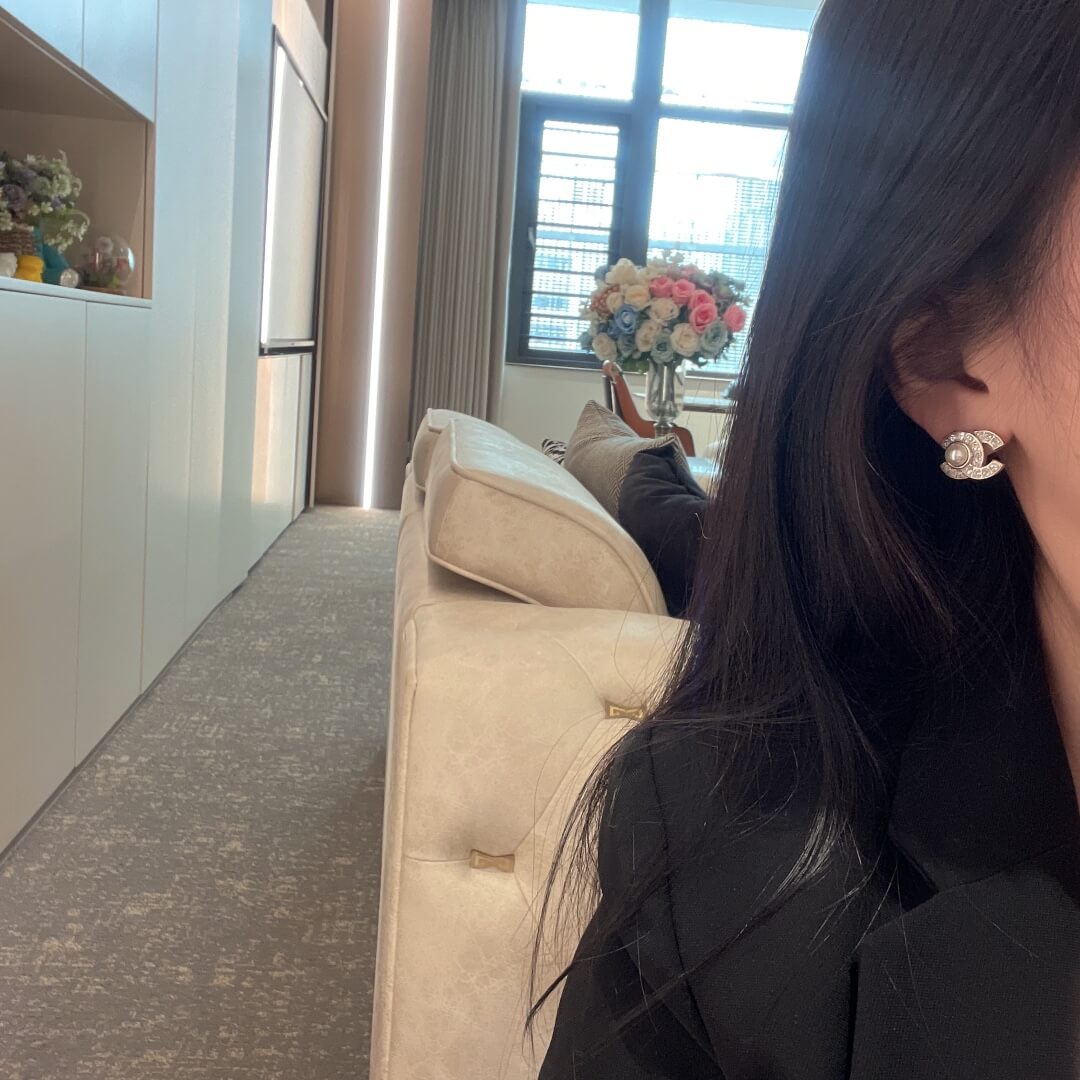 cha kf0614 3 pearl rhinestone stud earrings