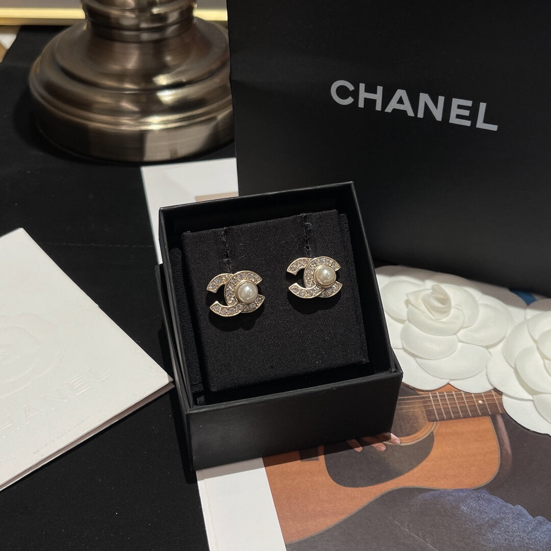 cha kf0614 3 pearl rhinestone stud earrings