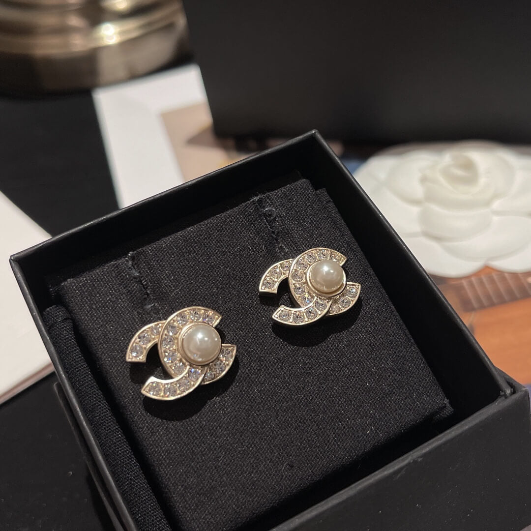 cha kf0614 3 pearl rhinestone stud earrings