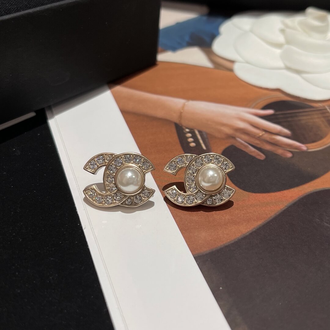 cha kf0614 3 pearl rhinestone stud earrings