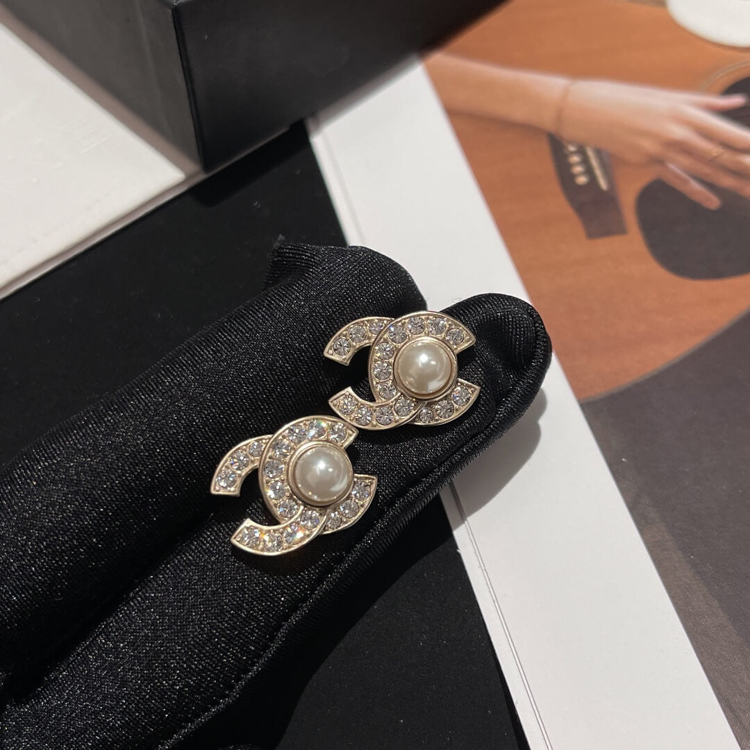 cha kf0614 3 pearl rhinestone stud earrings