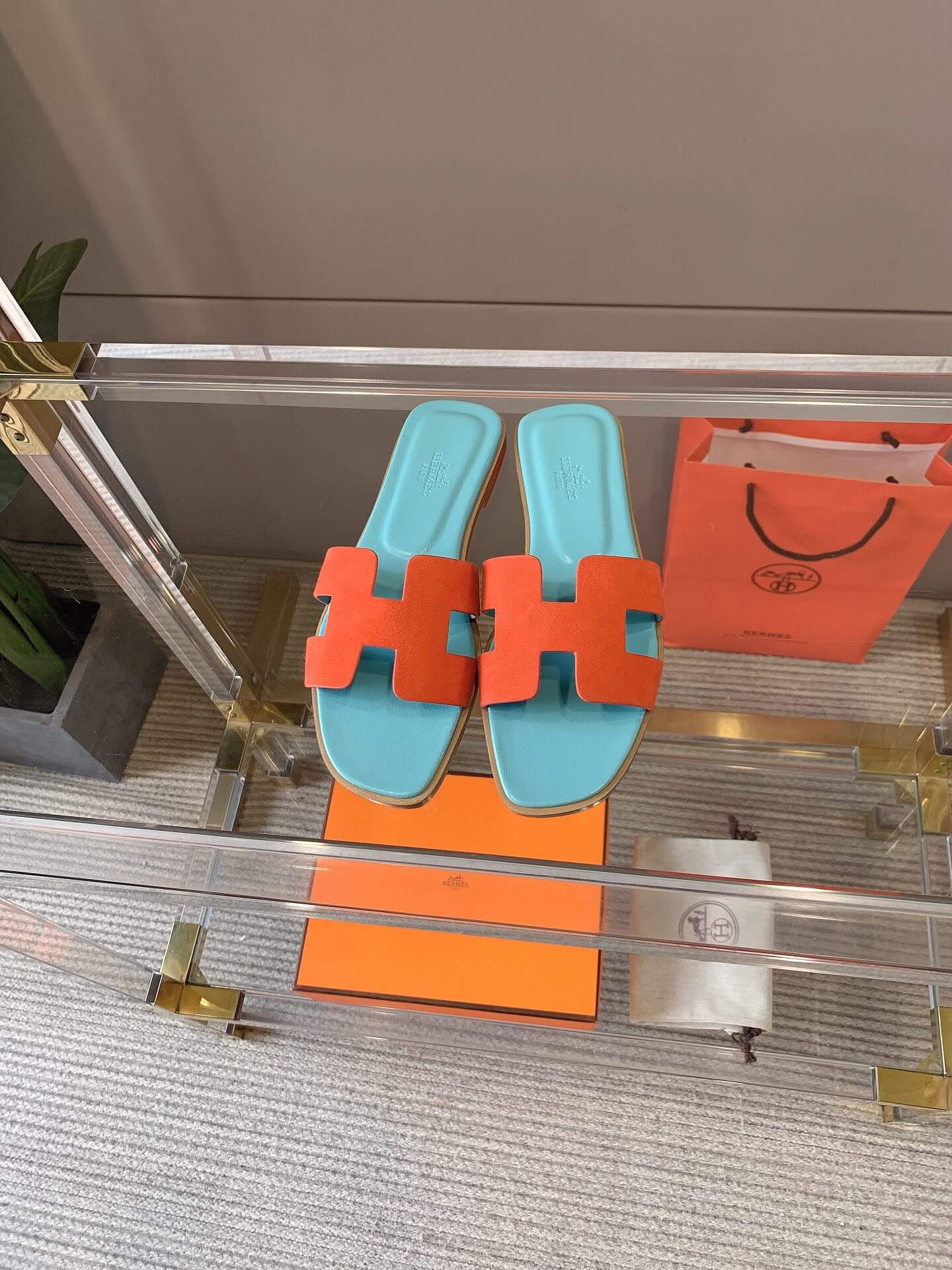 hm3599725 slipper brown grey white 1