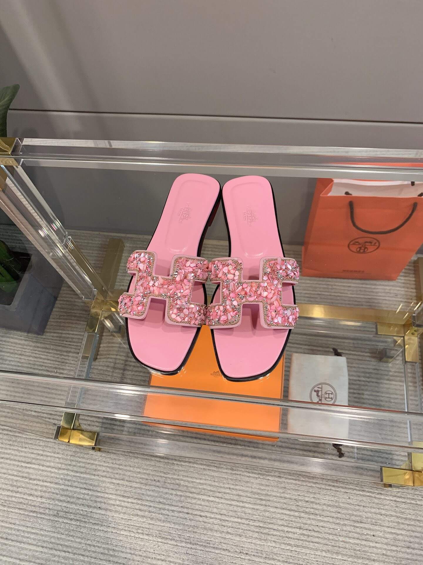 hm3599725 slipper brown grey white 1