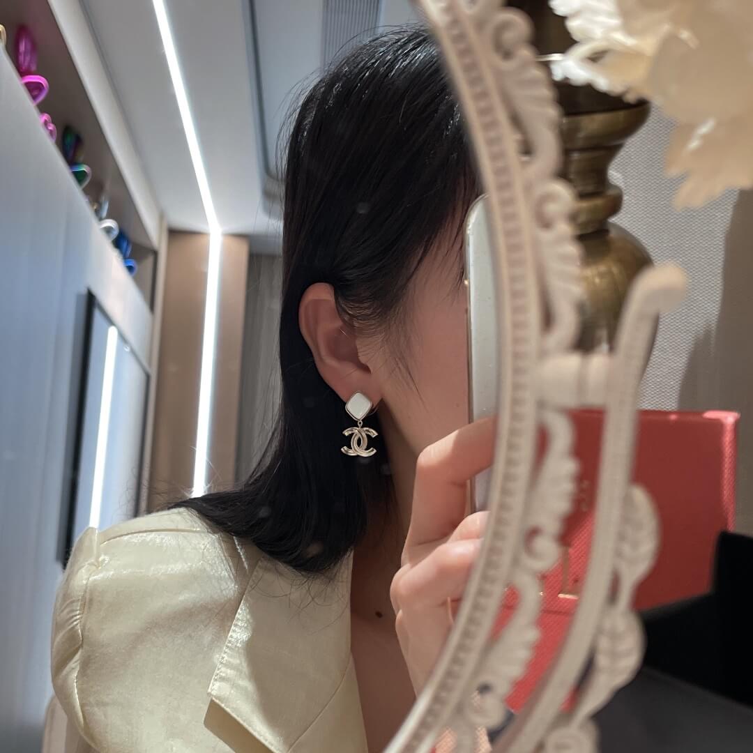 c h a hce082 resin rhinestone stud earrings free shipping µĸ±±¾