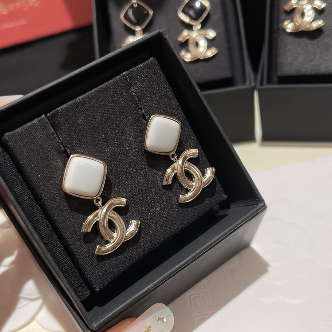 c h a hce082 resin rhinestone stud earrings free shipping µĸ±±¾