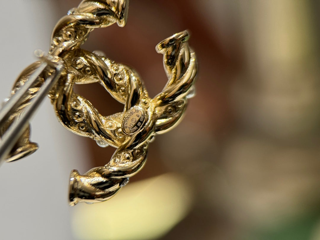 2024 new button rope inlaid pink diamond versatile pearl earrings ehhce290c40