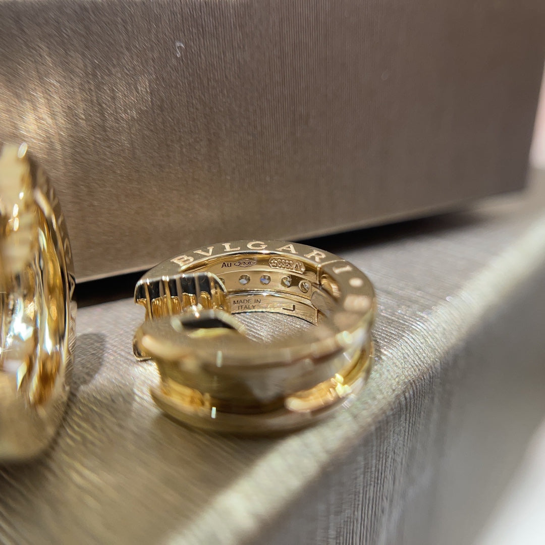 bulgari circle gold letter earrings with high grade ehc42 design sense