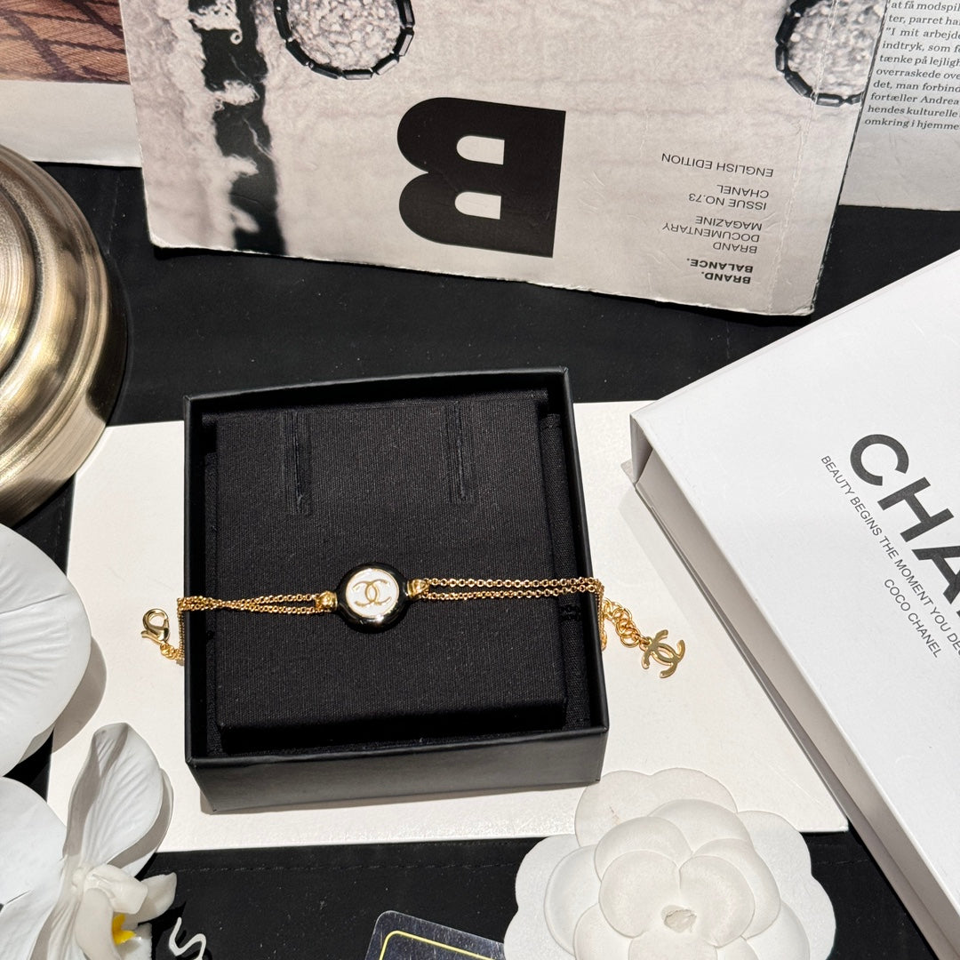 Chanel Casual Versatile Round Black and White Enamel Bracelet SLC16