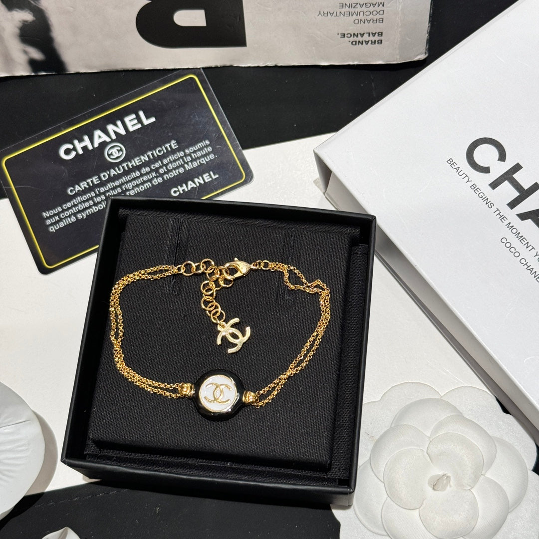 Chanel Casual Versatile Round Black and White Enamel Bracelet SLC16