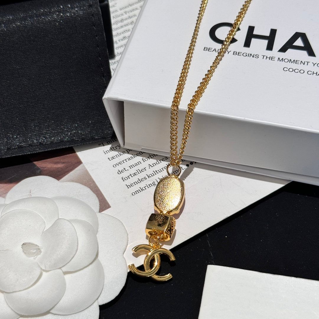 Chanel's New Fashionable Pink Gemstone Letter Necklace XLC55