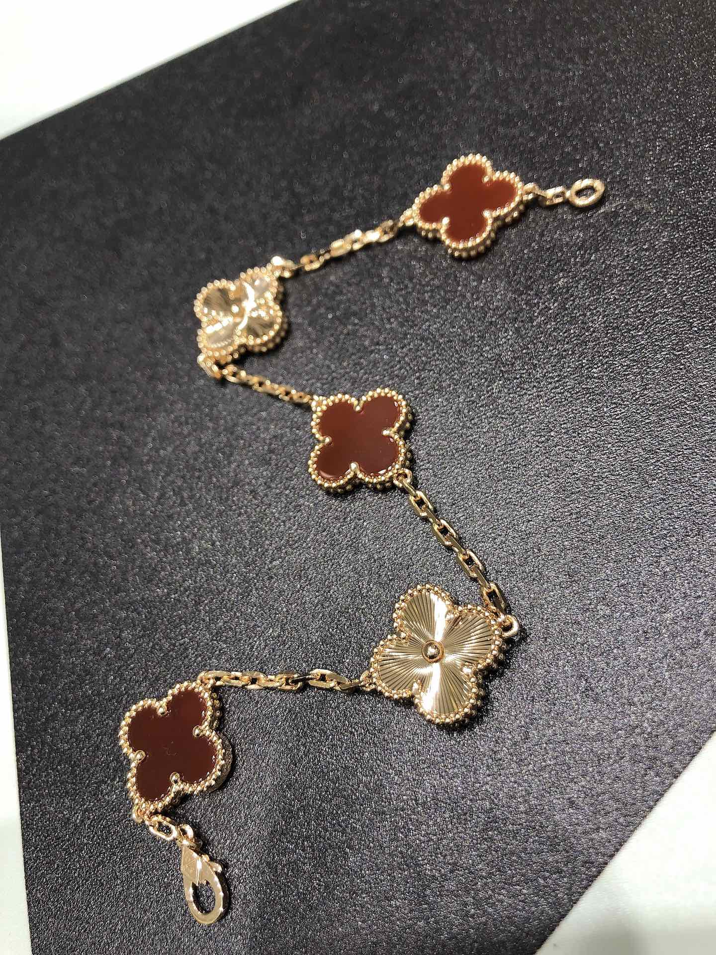 Red Clover Five Flower Rose Gold Light Luxury Bracelet SLA20