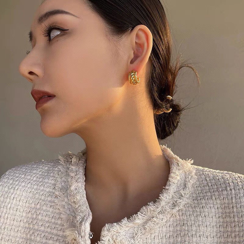 celine personalized european and american style fashionable and versatile hemp edge c shaped earrings eha73