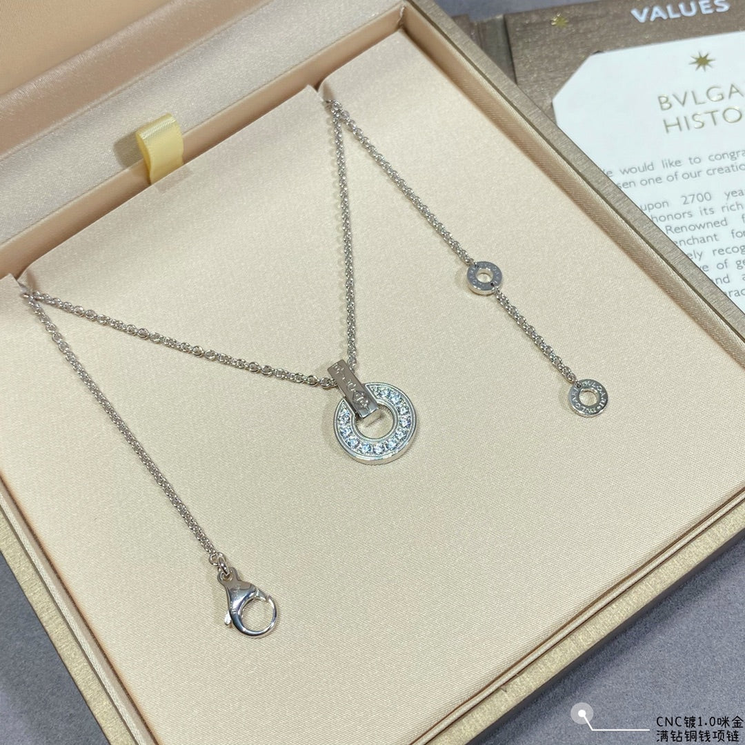 Bulgari Rose Gold Hollow Full Diamond Copper Coin White Fritillaria Set Diamond Necklace XLA67