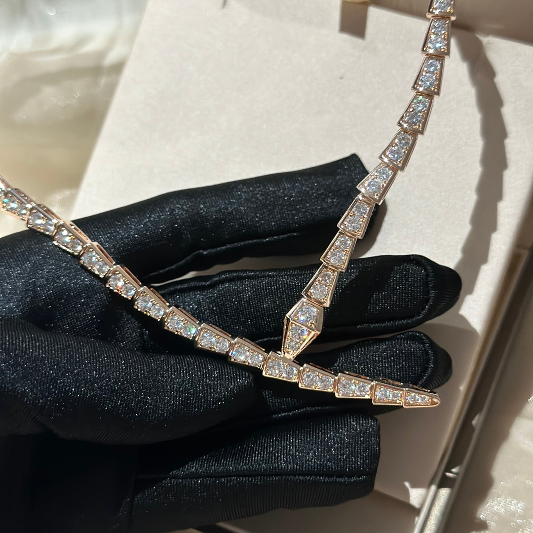 New Rose Gold Full Diamond Snake Necklace Exquisite and Fashionable Versatile Collar Chain XLA55