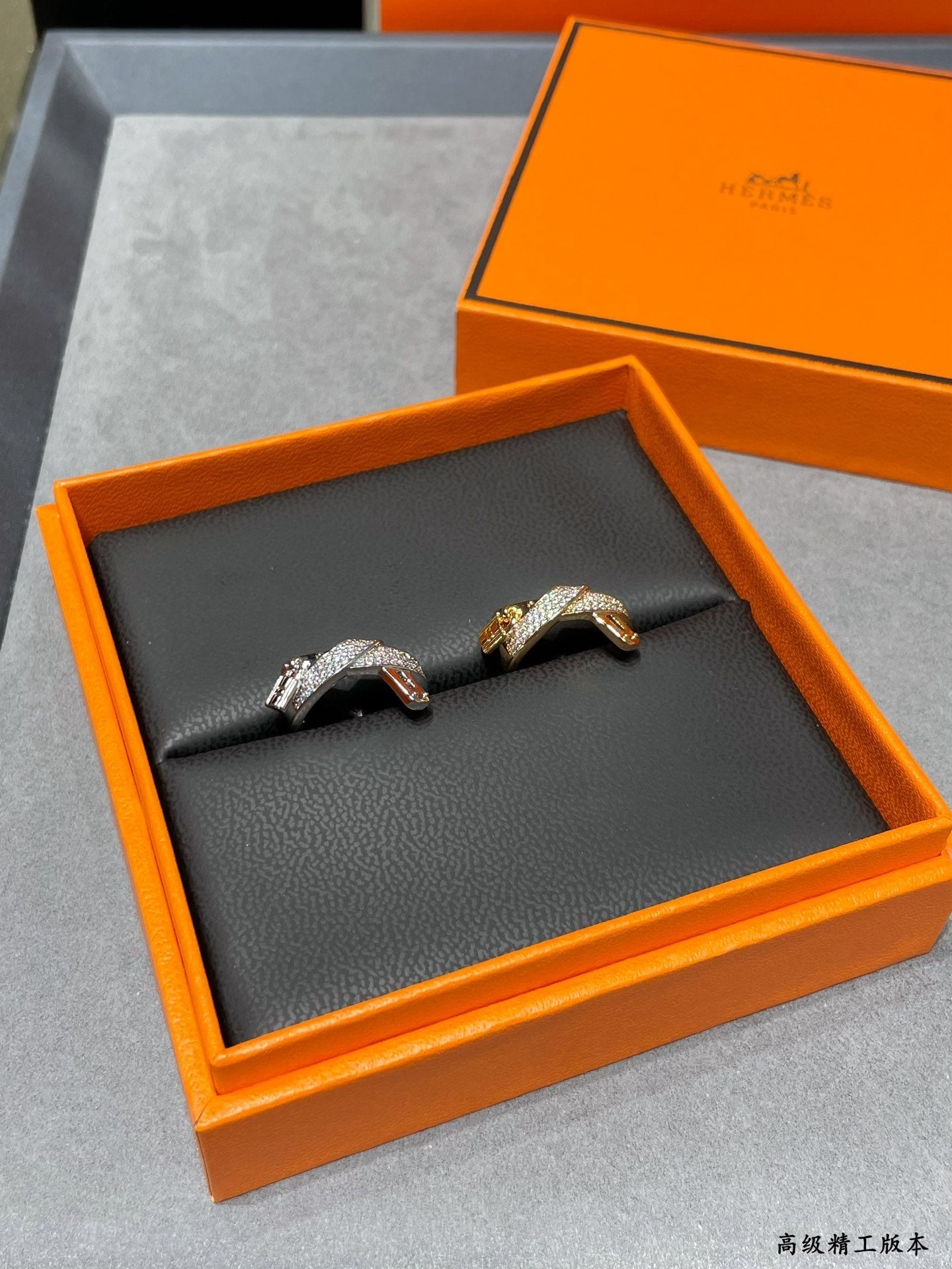 new herm e s light luxury full diamond cross h lock gold ring jza34