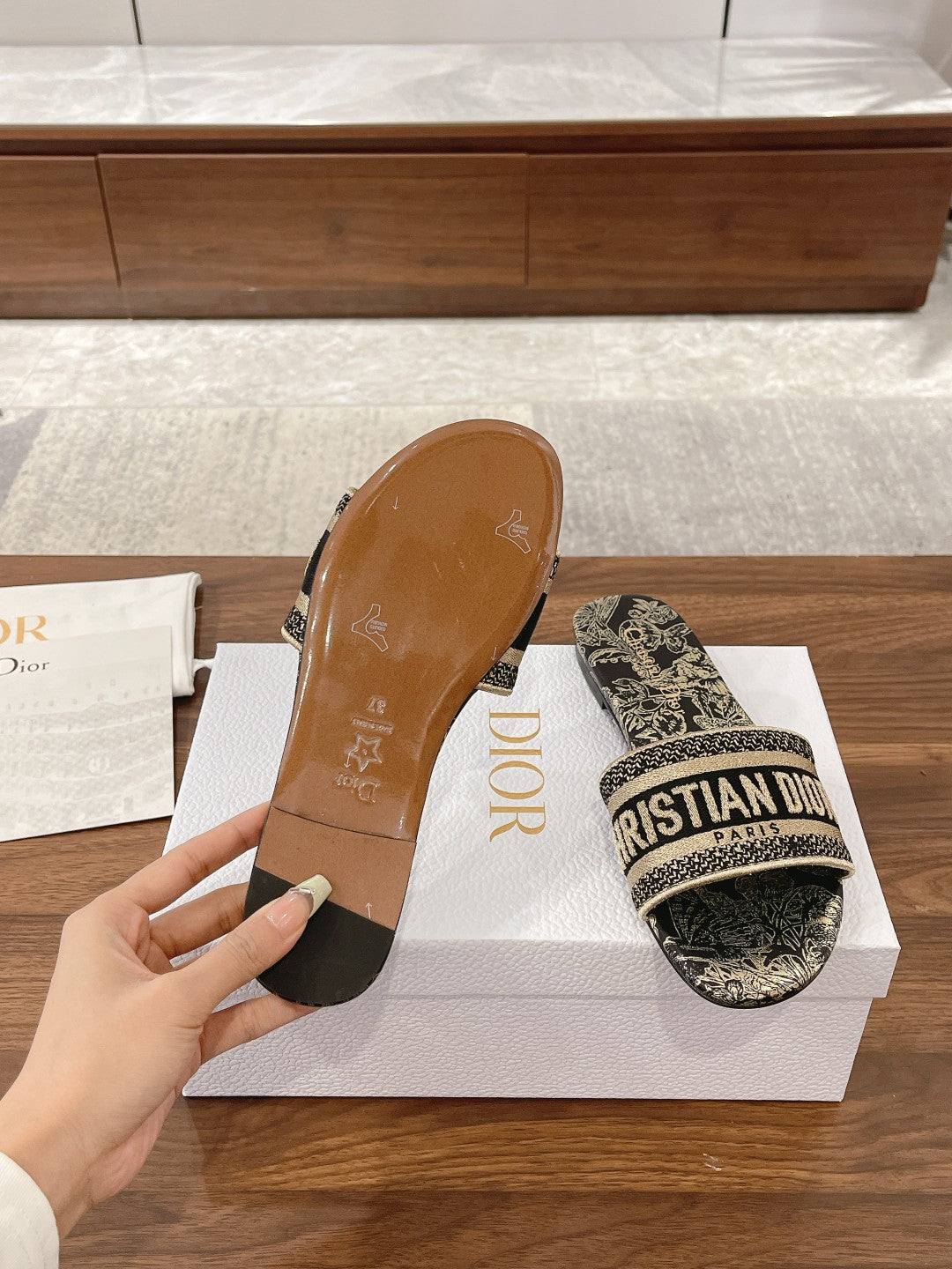 dior spring summer new one line three dimensional embroidered flat sandals black gold slippers xzh89