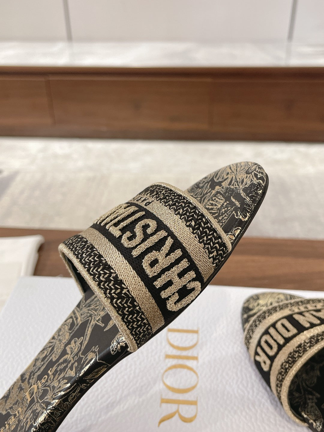 dior spring summer new one line three dimensional embroidered flat sandals black gold slippers xzh89