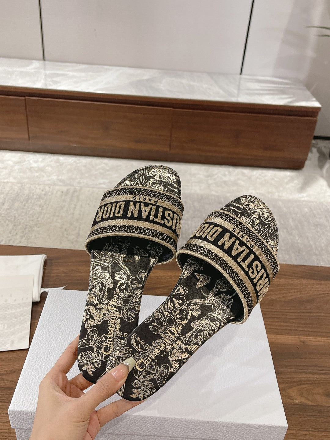 dior spring summer new one line three dimensional embroidered flat sandals black gold slippers xzh89