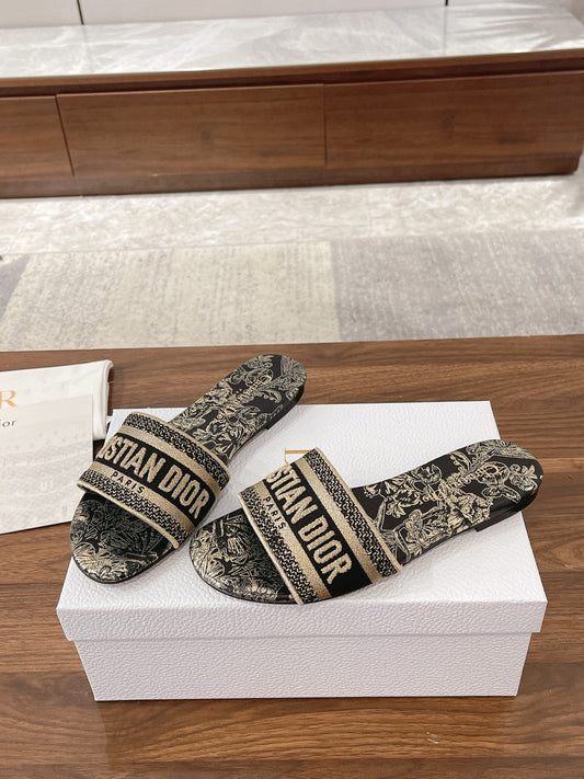 Dior Spring/Summer New One line Three Dimensional Embroidered Flat Sandals Black Gold Slippers XZH89