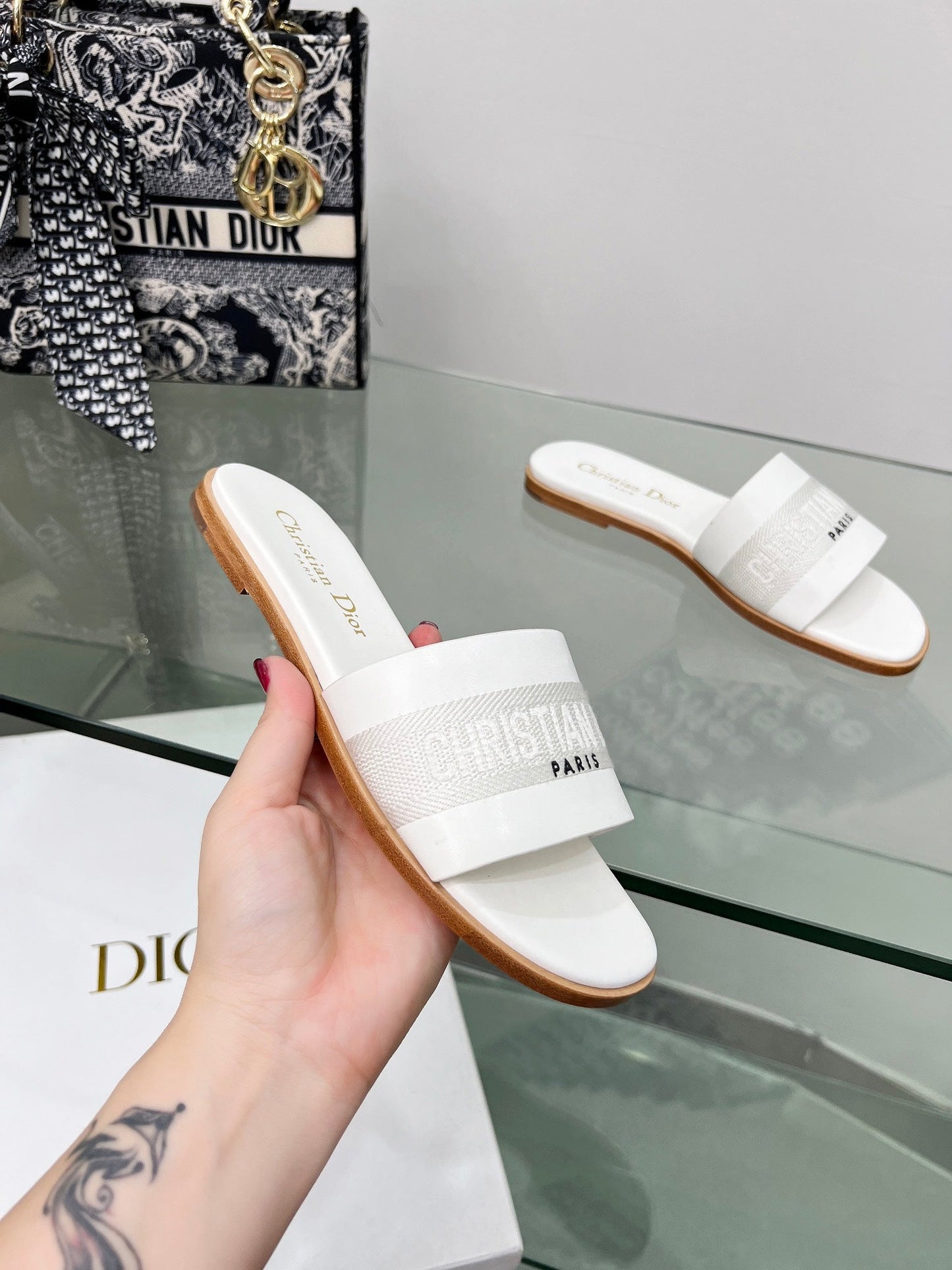 CD letter embroidered flat bottomed color blocking outer white sandals XZH160