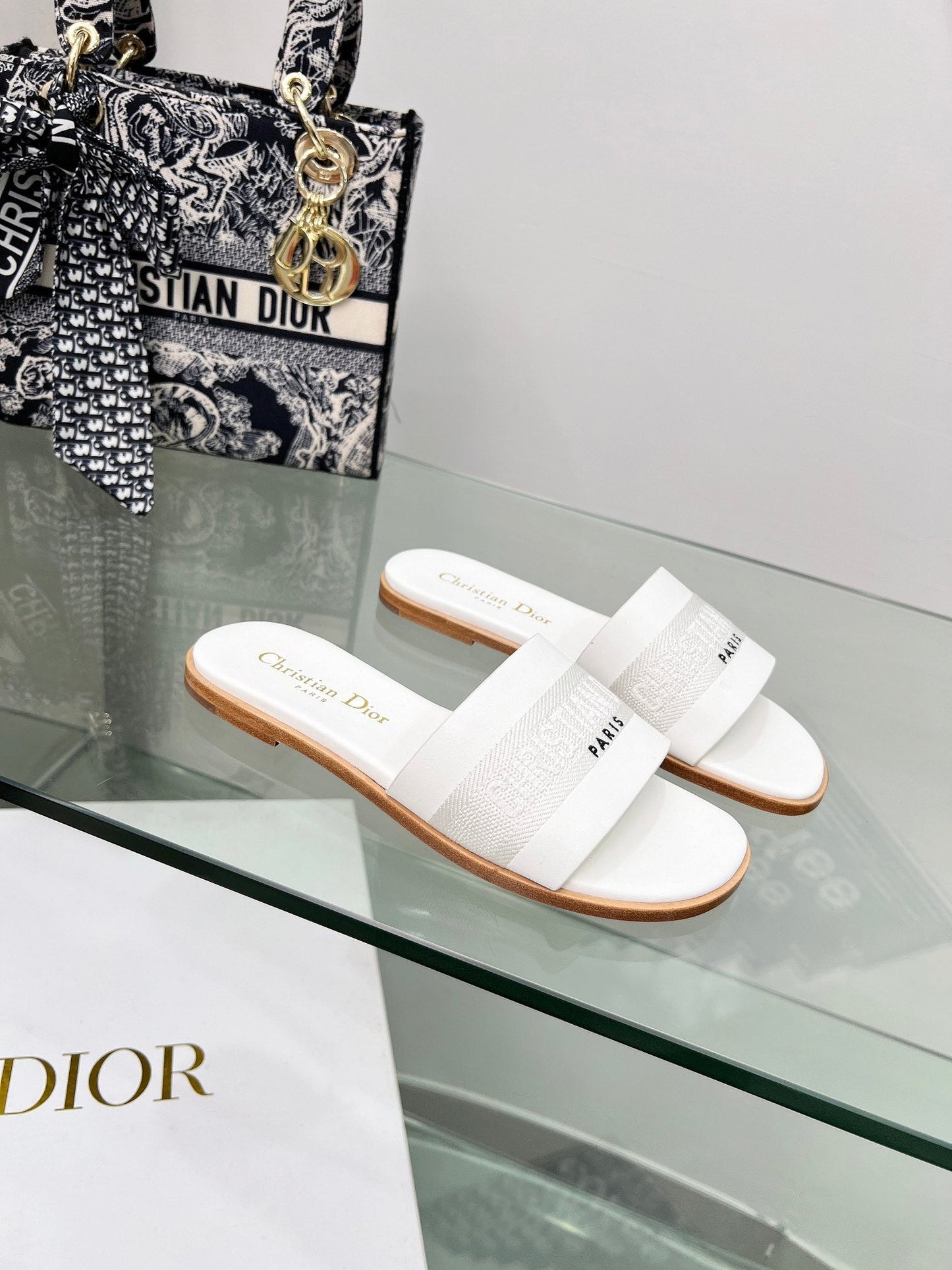 CD letter embroidered flat bottomed color blocking outer white sandals XZH160