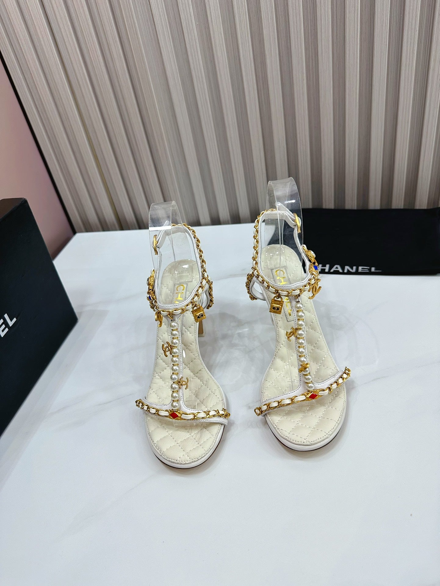 Summer White Versatile Plaid Sheepskin Pearl Metal Pendant Thick Heel High Heel Sandals Single Shoe XZH92