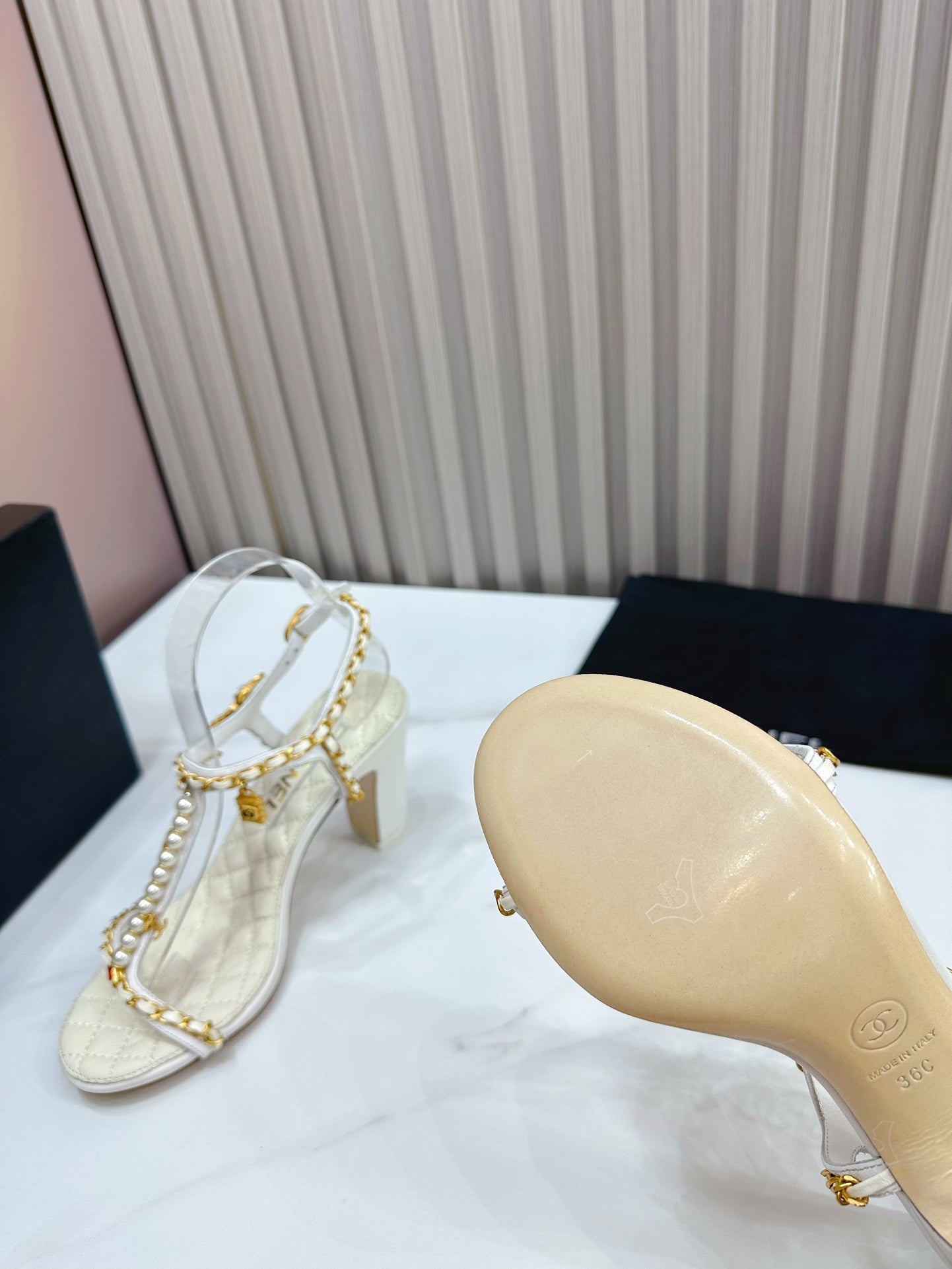 Summer White Versatile Plaid Sheepskin Pearl Metal Pendant Thick Heel High Heel Sandals Single Shoe XZH92