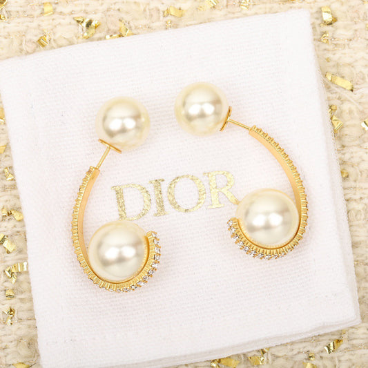 cd letter size pearl gold curved earrings eha144