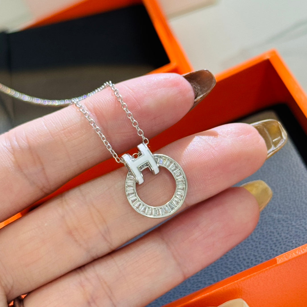 Hot selling H home enamel H ladder diamond circular hollow silver necklace XLA107