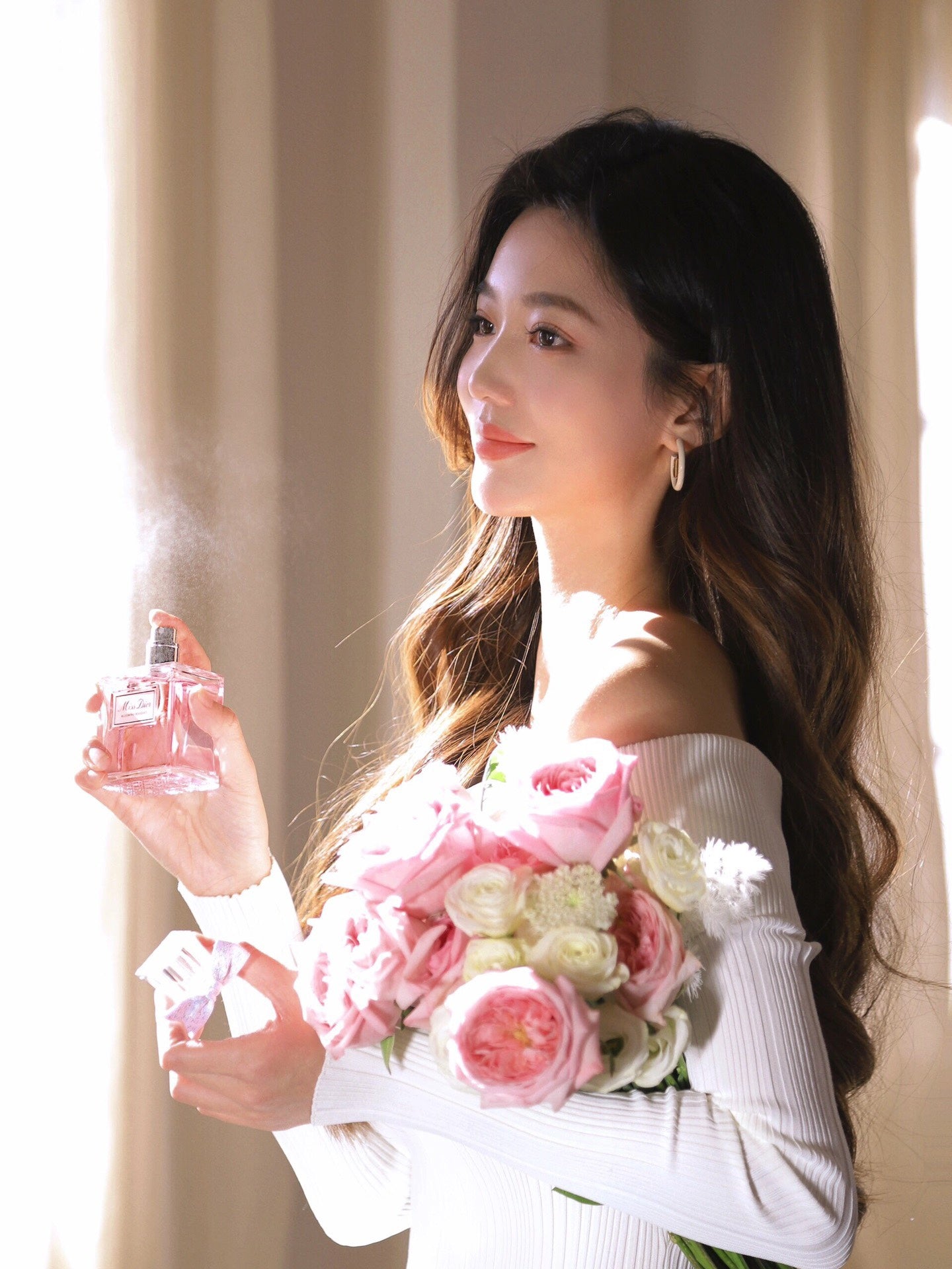 light luxury celebrity style milk tea letter gold simple and versatile earrings eha139