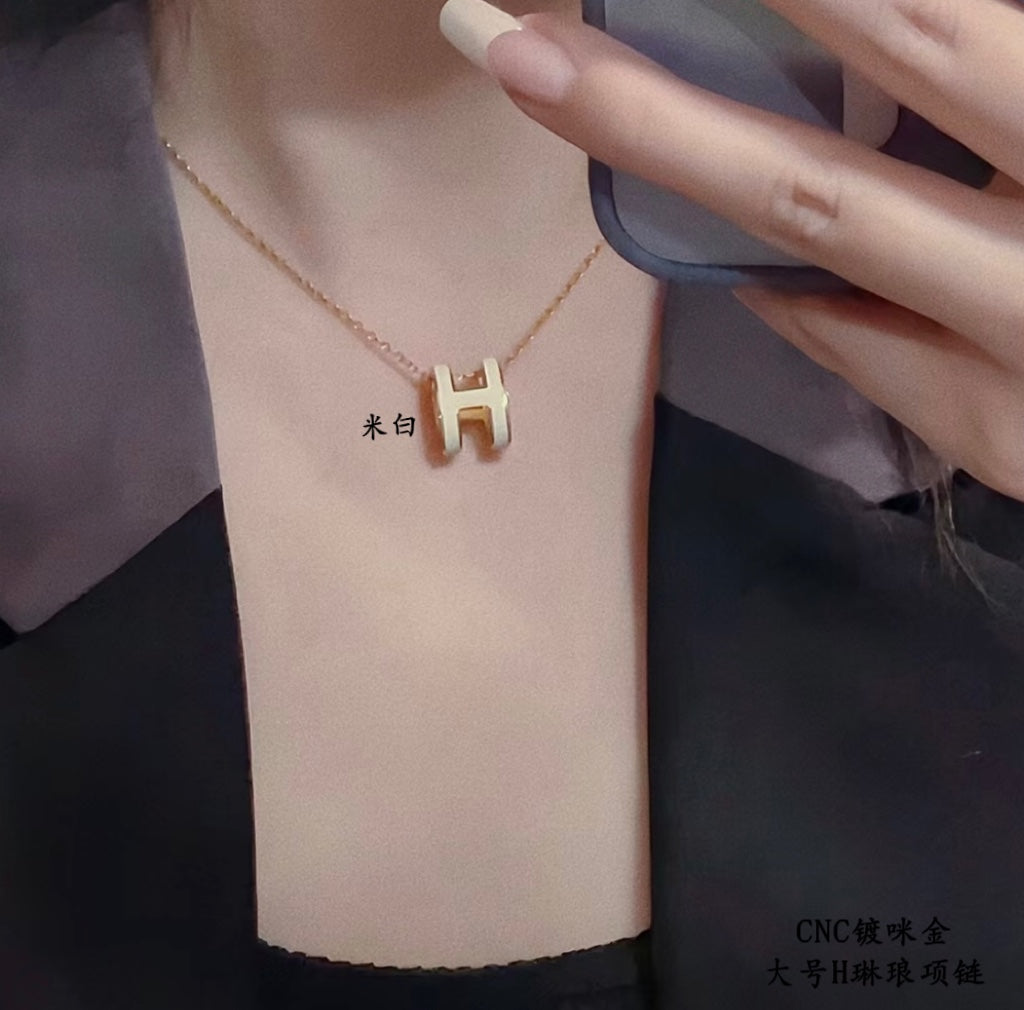 2024 New Popular Collar Chain Large Beige H Linlang Gold Necklace XLA106