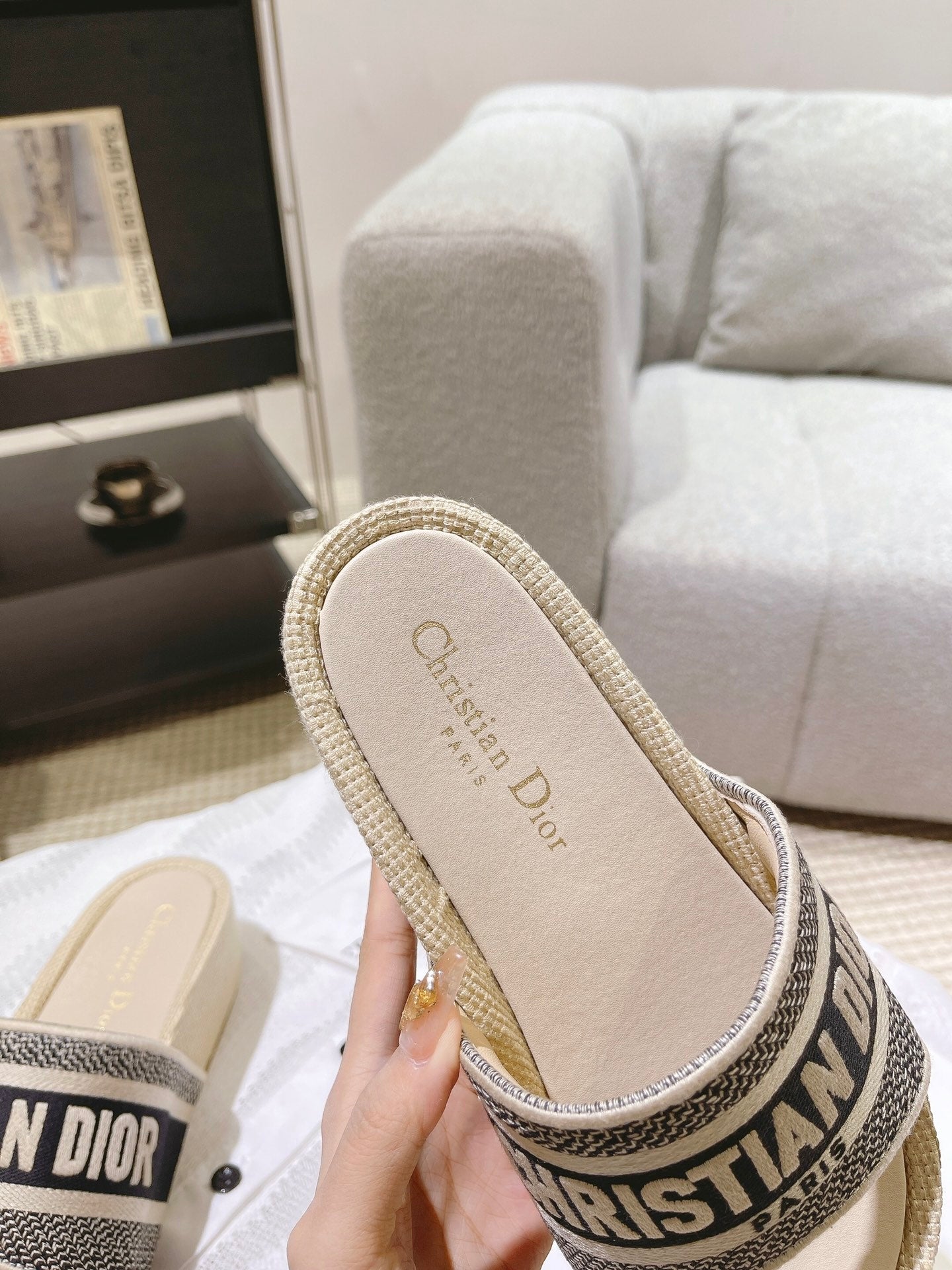 Beige letter print for wearing thick sole flip flops XZH206