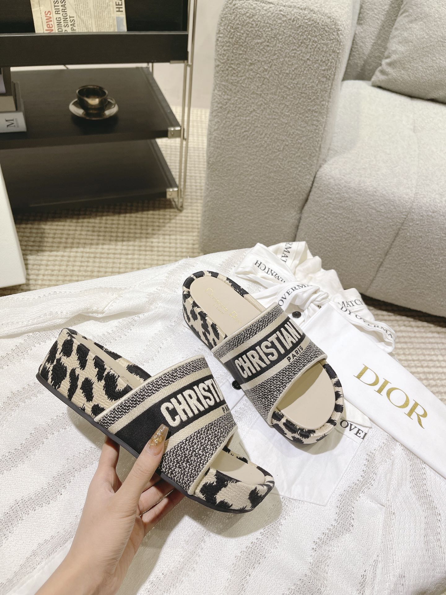 Slope heel thick sole beach exposed toe leopard print one line slippers XZH209