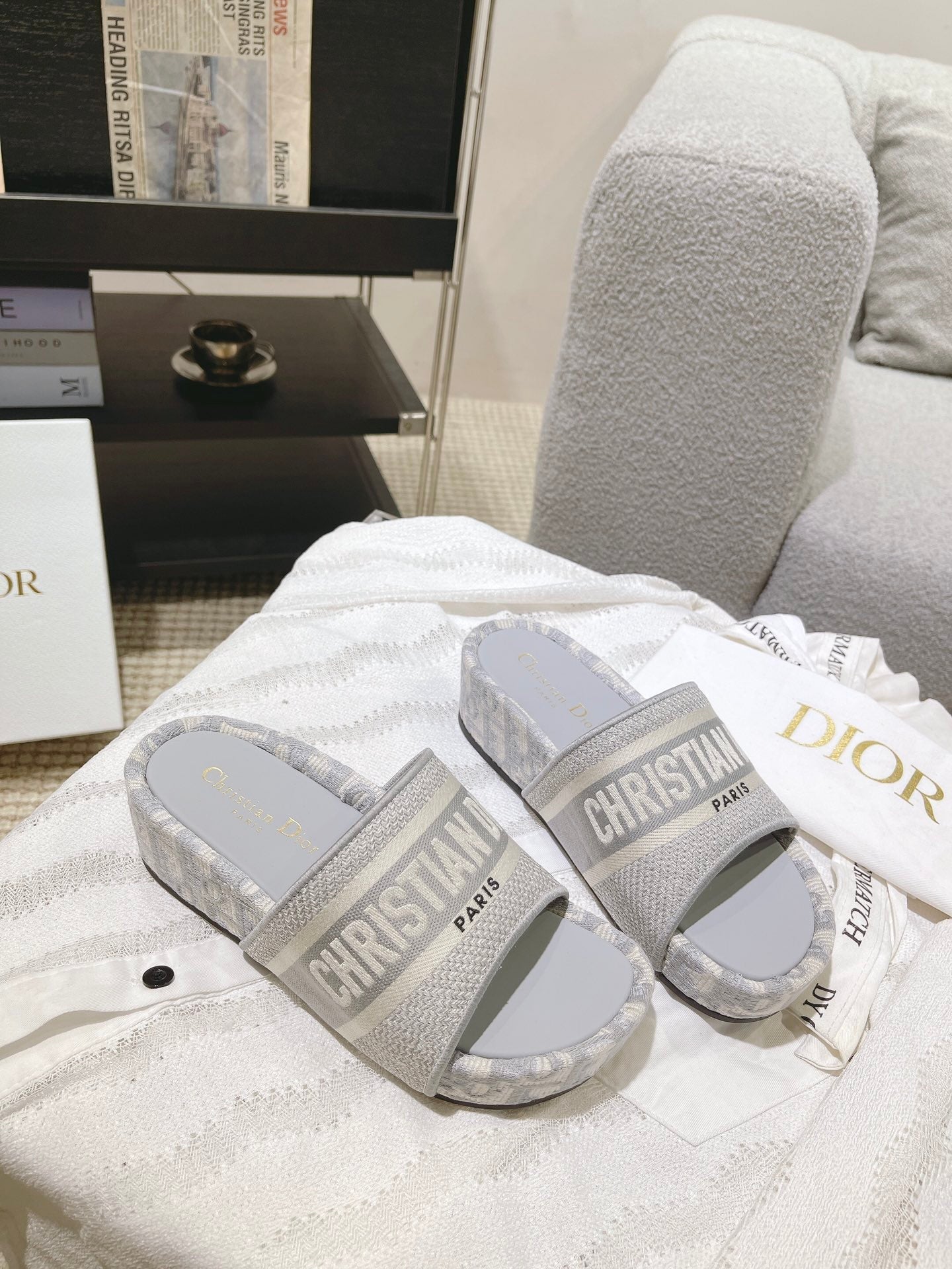 slope heel thick sole beach exposed toe light blue mens one line slippers xzh210