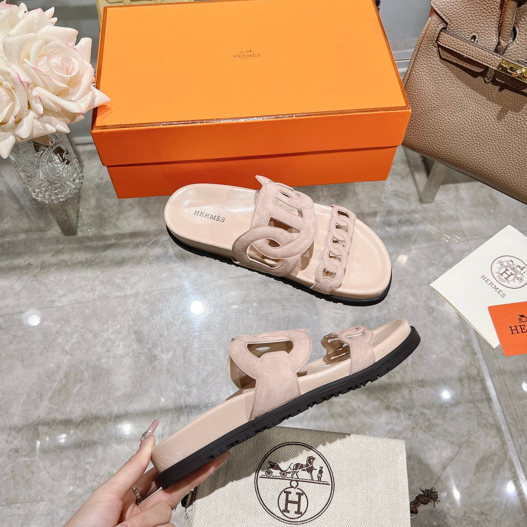 Hollow ceramic powder pig nose wearing open toe women's sandals and slippers XZH174