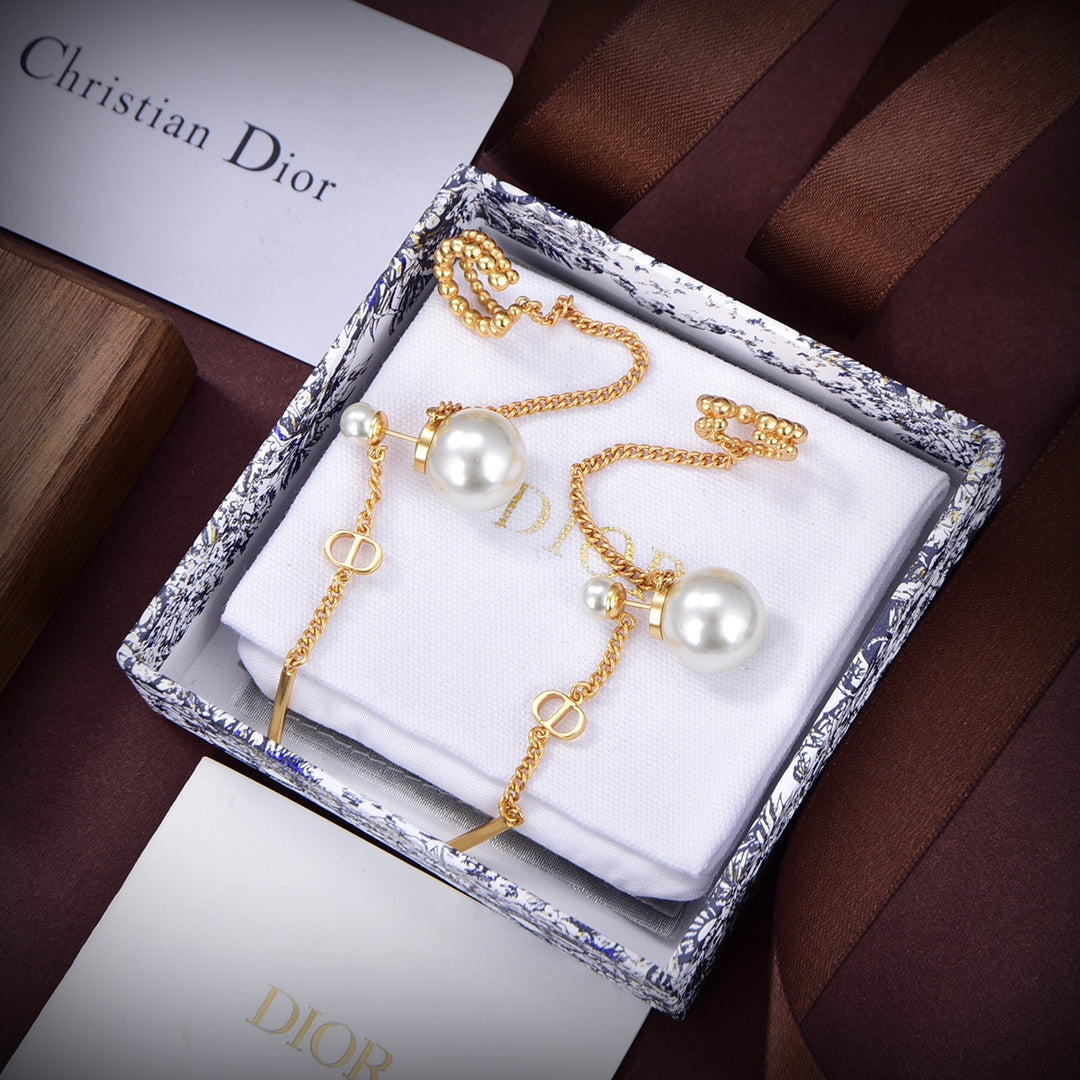white resin bead embellished cd logo gold metal earrings eha151
