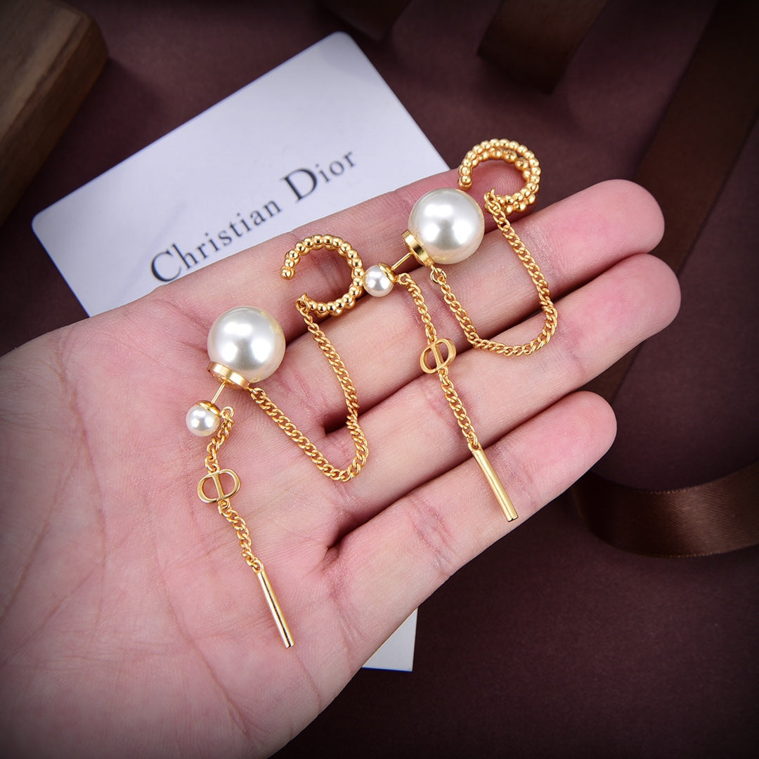 white resin bead embellished cd logo gold metal earrings eha151