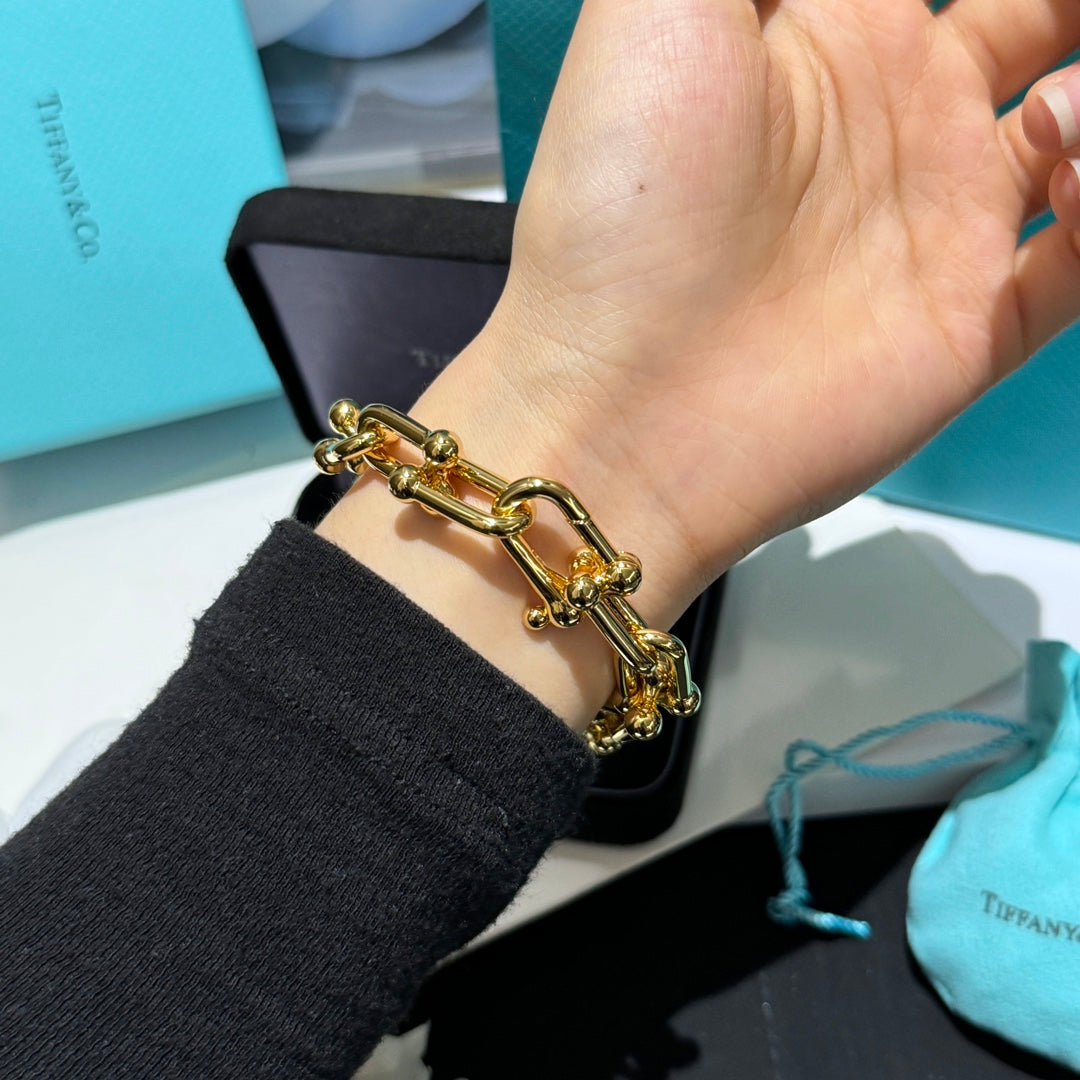 chain link light gold luxury u shaped interlocking gold bracelet slc21