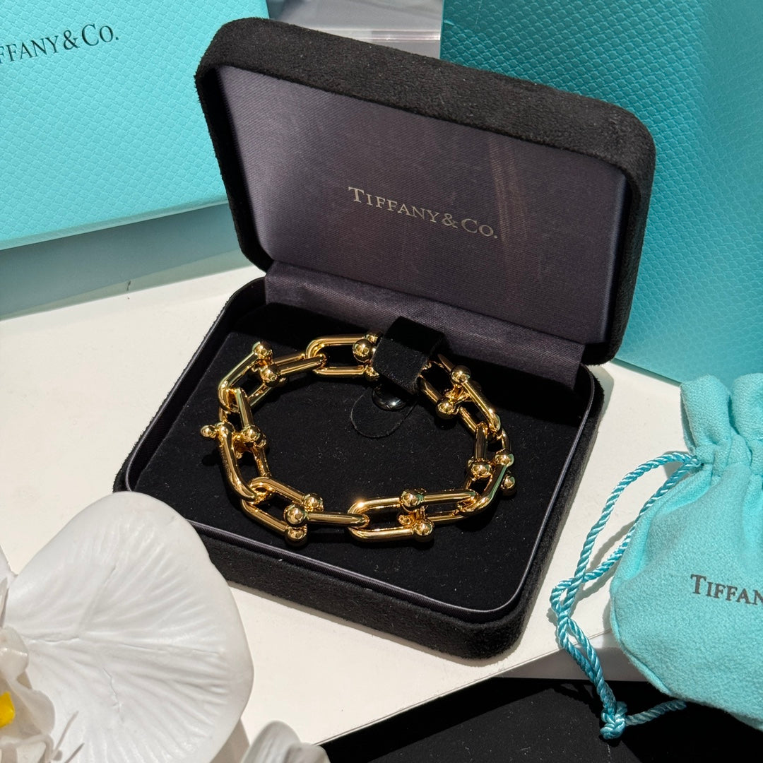 chain link light gold luxury u shaped interlocking gold bracelet slc21