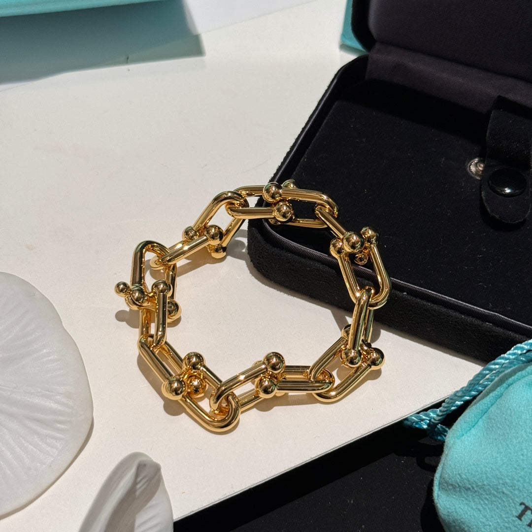 chain link light gold luxury u shaped interlocking gold bracelet slc21