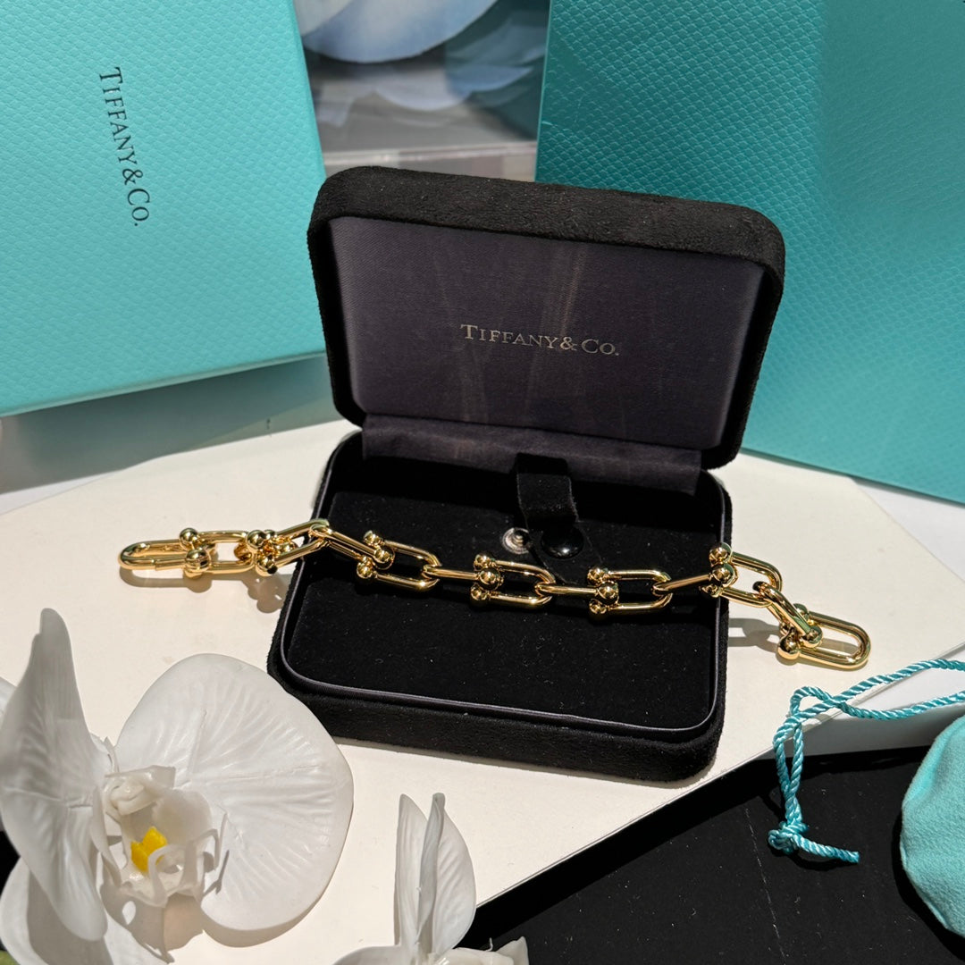 chain link light gold luxury u shaped interlocking gold bracelet slc21