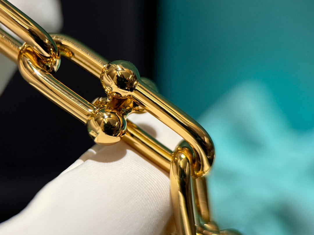 chain link light gold luxury u shaped interlocking gold bracelet slc21