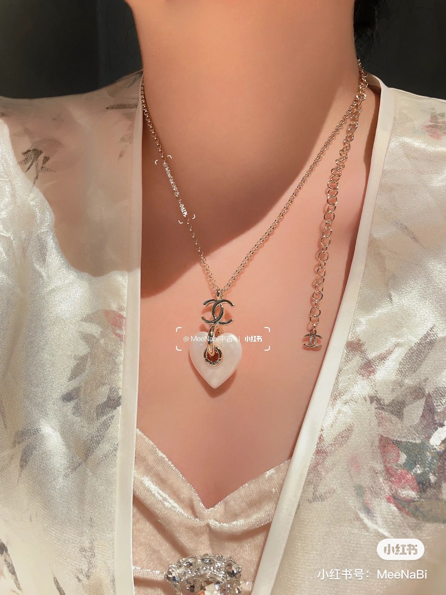 Milk White Peach Heart Perforated Gold Necklace XLC65