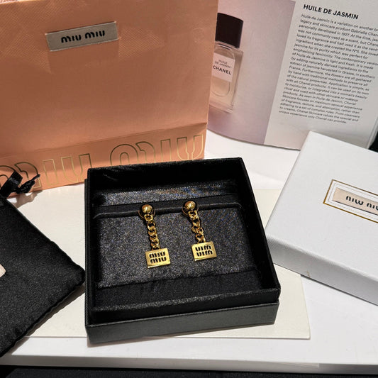 fashionable and versatile logo adorned with gold earrings ehc56