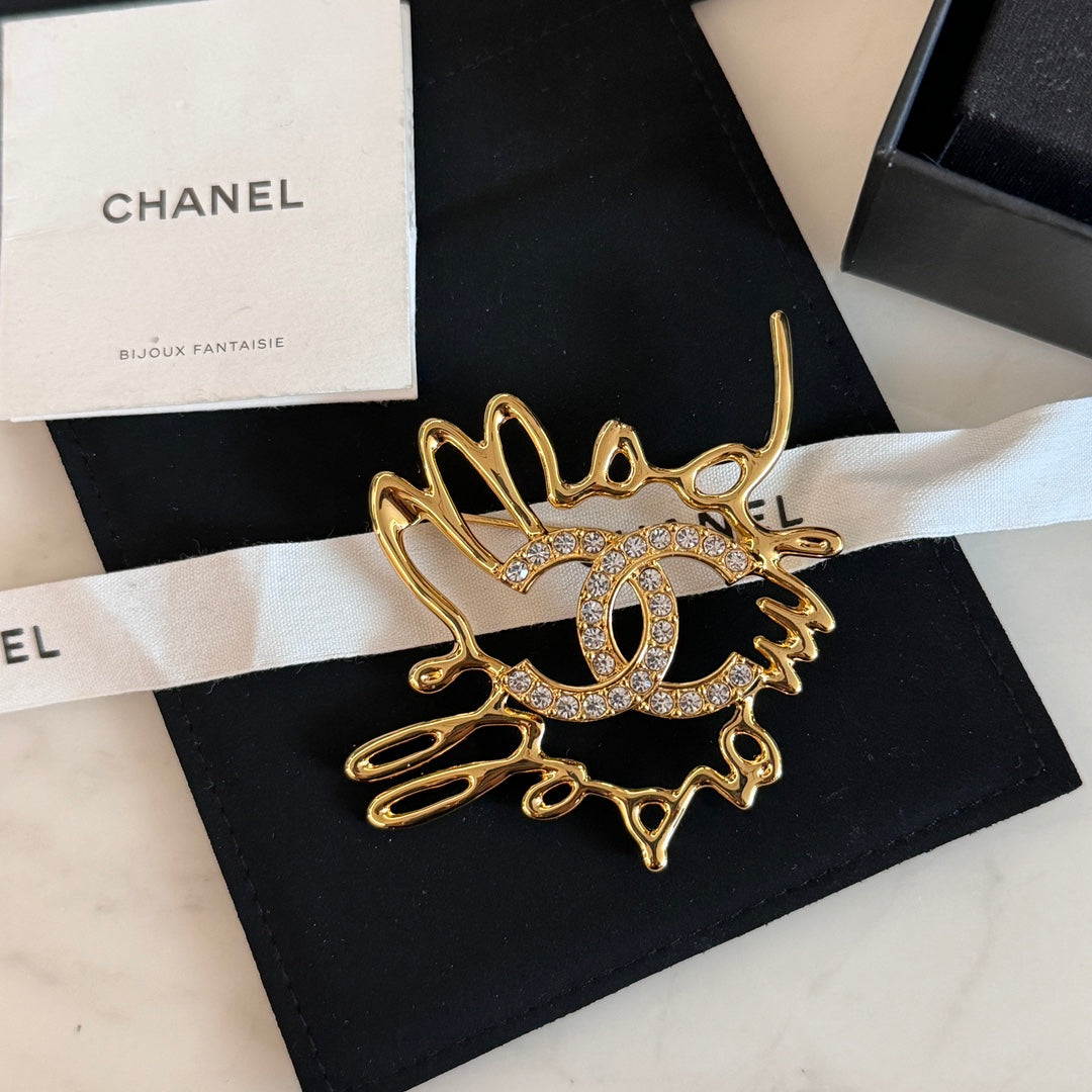 xiaoxiang double c metal hollow set diamond brooch xzc2