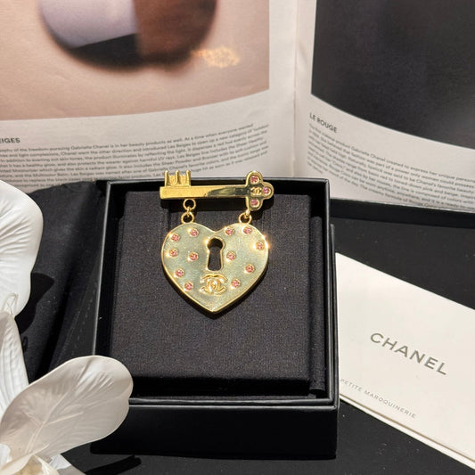 cha golden rhinestone heart pink diamond lock brooch xzc3