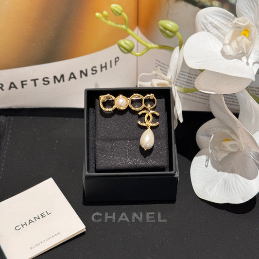 new coco letter sparkling diamond transparent bead brooch xzc5