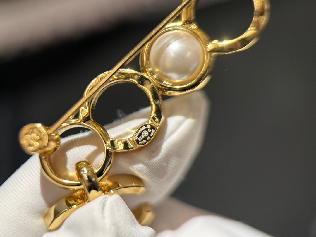 new coco letter sparkling diamond transparent bead brooch xzc5