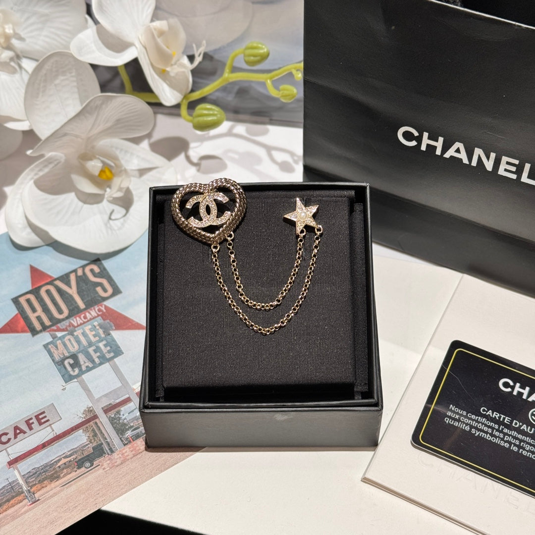 hollow woven love pentagram tassel silver brooch xzc11